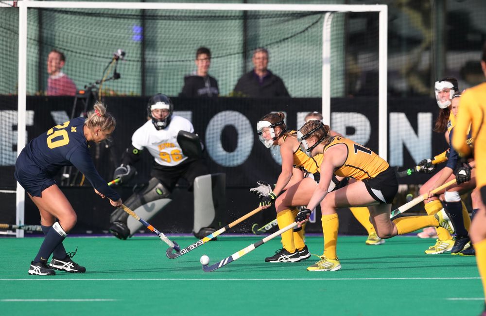 Iowa Hawkeyes Lokke Stribos (14) defends a penalty corner against the Michigan Wolverines in the semi-finals of the Big Ten Tournament Friday, November 2, 2018 at Lakeside Field on the campus of Northwestern University in Evanston, Ill. (Brian Ray/hawkeyesports.com)
