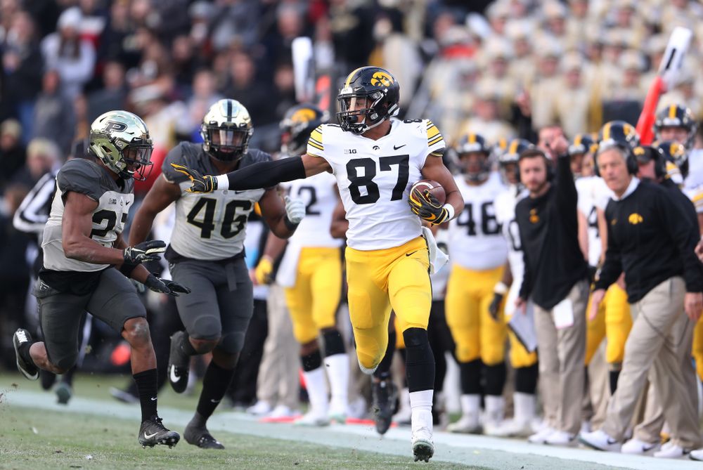 Iowa Hawkeyes tight end Noah Fant (87) against the Purdue Boilermakers Saturday, November 3, 2018 Ross Ade Stadium in West Lafayette, Ind. (Brian Ray/hawkeyesports.com)