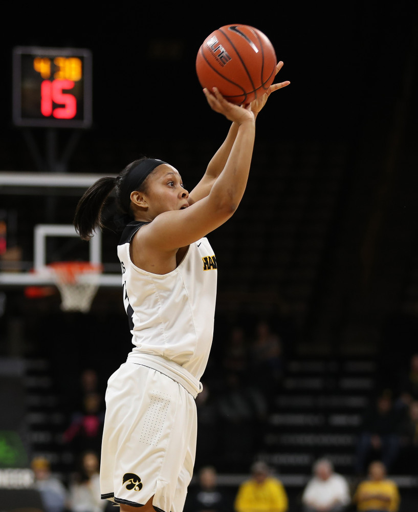 Iowa Hawkeyes guard Tania Davis (11) against the Nebraska Cornhuskers Thursday, January 3, 2019 at Carver-Hawkeye Arena. (Brian Ray/hawkeyesports.com)