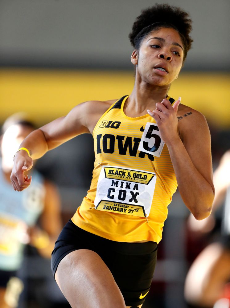 Mika Cox competes in the 400 meters 