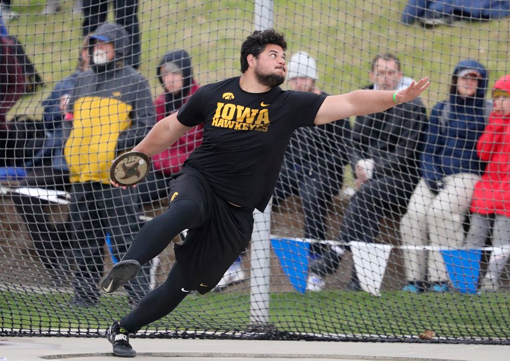 Iowa's Reno Tuufuli throws in the men's discus event during the third day of the Drake Relays at Drake Stadium in Des Moines on Saturday, Apr. 27, 2019. (Stephen Mally/hawkeyesports.com)