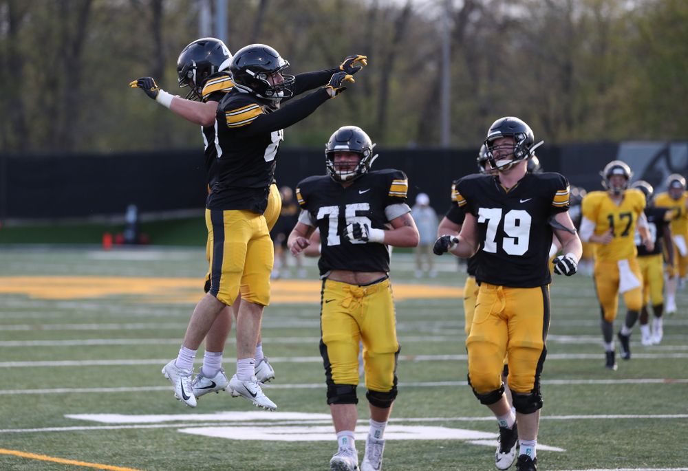 Iowa Hawkeyes wide receiver Nico Ragaini (89) catches a touchdown pass during the teamÕs final spring practice Friday, April 26, 2019 at the Kenyon Football Practice Facility. (Brian Ray/hawkeyesports.com)