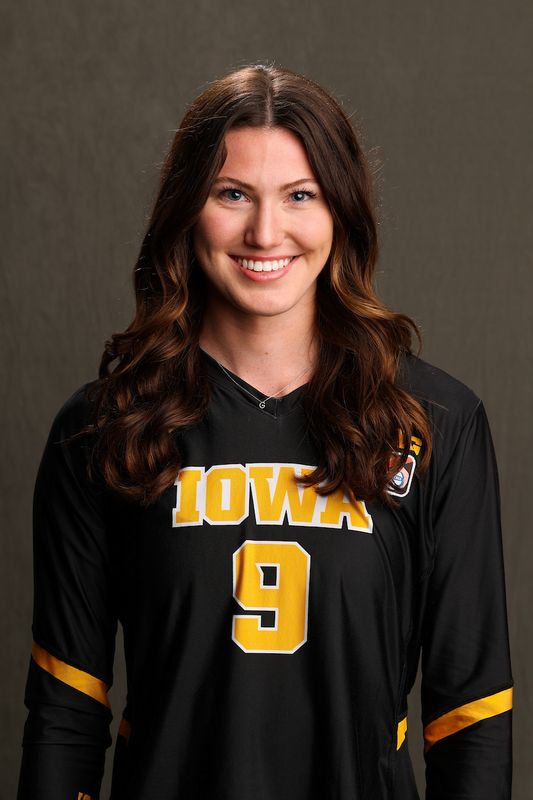 Gabby Deery - Volleyball - University of Iowa Athletics