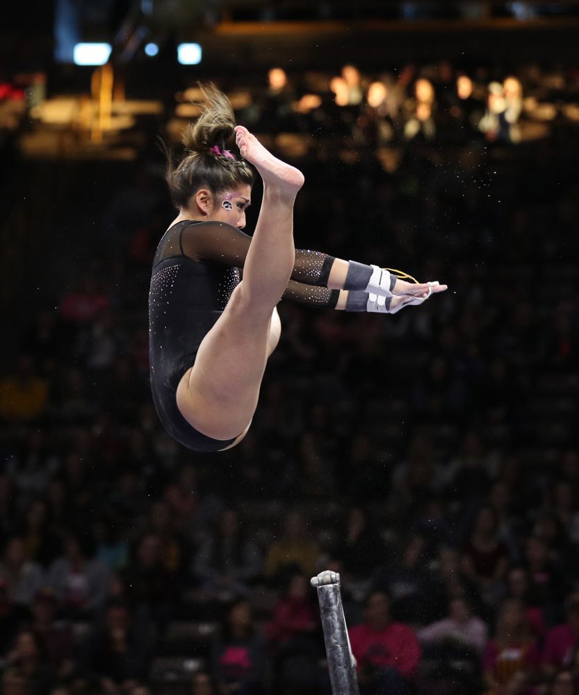 Iowa's Nicole Chow competes on the beam against the Minnesota Golden Gophers Saturday, January 19, 2019 at Carver-Hawkeye Arena. (Brian Ray/hawkeyesports.com)
