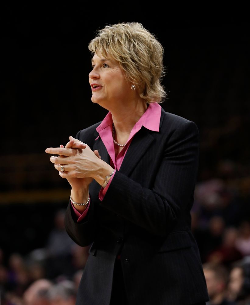 head coach Lisa Bluder 