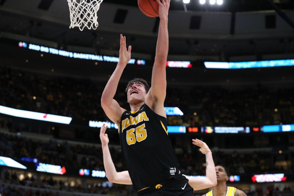 Iowa Hawkeyes forward Luka Garza (55) against the Michigan Wolverines in the 2019 Big Ten Men's Basketball Tournament Friday, March 15, 2019 at the United Center in Chicago. (Brian Ray/hawkeyesports.com)