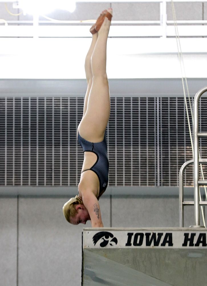 Iowa’s Thelma Strandberg competes in the platform diving event during their meet at the Campus Recreation and Wellness Center in Iowa City on Friday, February 7, 2020. (Stephen Mally/hawkeyesports.com)