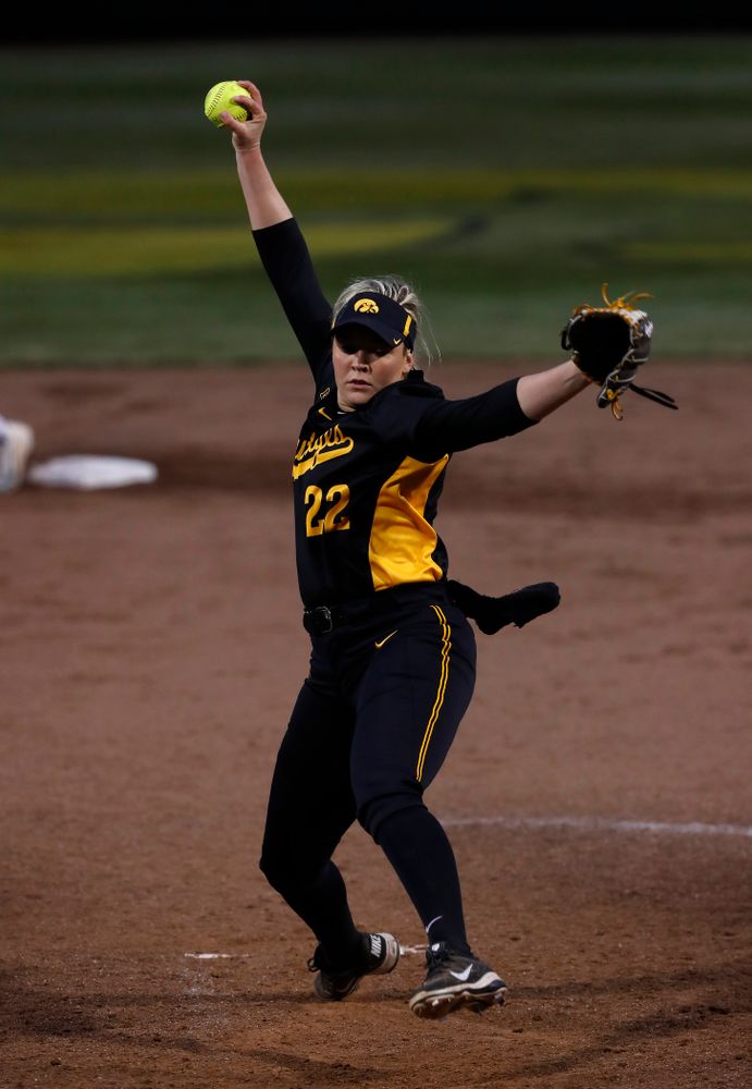 Iowa Hawkeyes starting pitcher/relief pitcher Kenzie Ihle (22) against the Minnesota Golden Gophers Friday, April 13, 2018 at Bob Pearl Field. (Brian Ray/hawkeyesports.com)