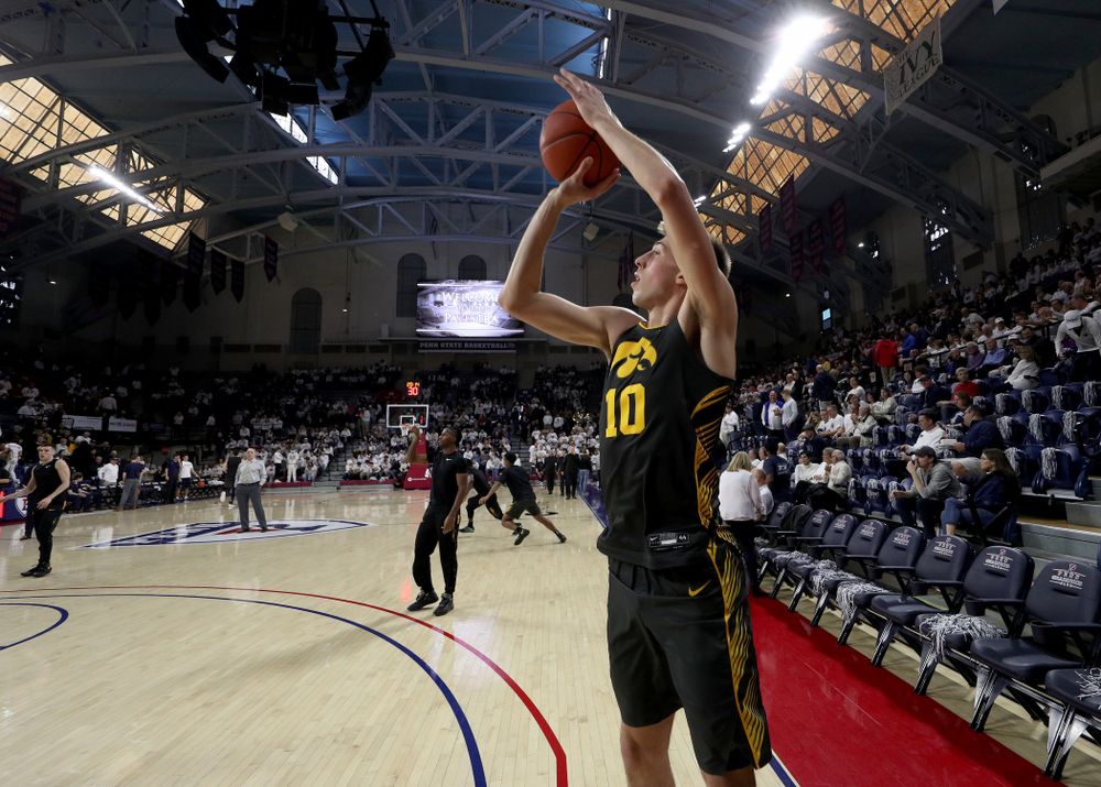 Iowa Hawkeyes guard Joe Wieskamp (10) warms up for their game against Penn State Saturday, January 4, 2020 at the Palestra in Philadelphia. (Brian Ray/hawkeyesports.com)
