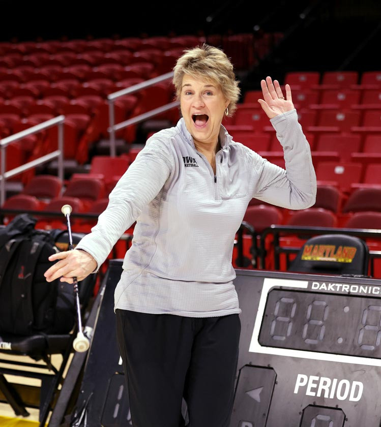 Lisa Bluder – University of Iowa Athletics