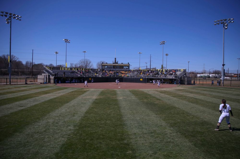 The Iowa softball team at game 3 vs Northwestern on Sunday, March 31, 2019 at Bob Pearl Field. (Lily Smith/hawkeyesports.com)