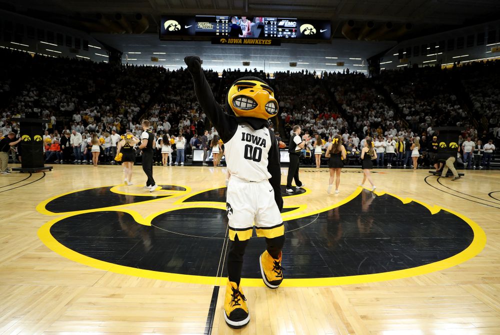 Herky the Hawk against the Illinois Fighting Illini Sunday, February 2, 2020 at Carver-Hawkeye Arena. (Brian Ray/hawkeyesports.com)