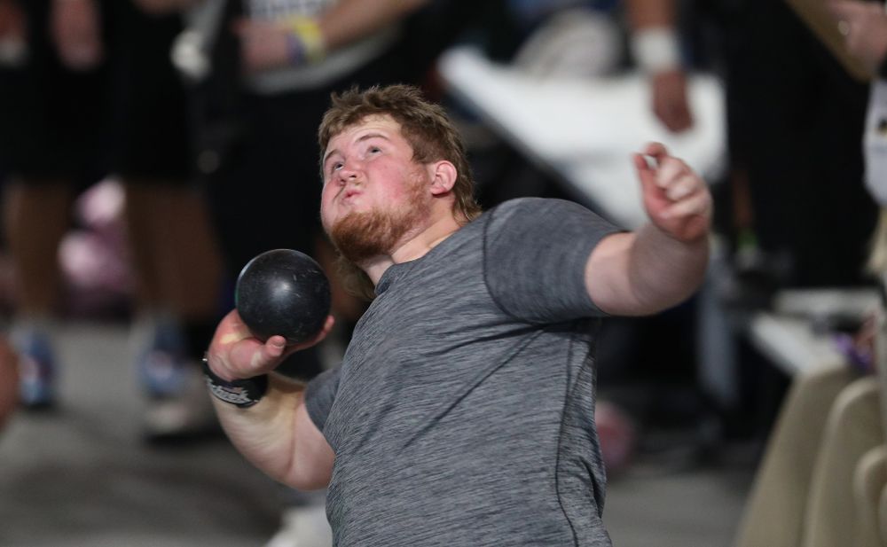 Iowa's Dawson Ellingson competes in the Shot Put during the Black and Gold Premier meet Saturday, January 26, 2019 at the Recreation Building. (Brian Ray/hawkeyesports.com)