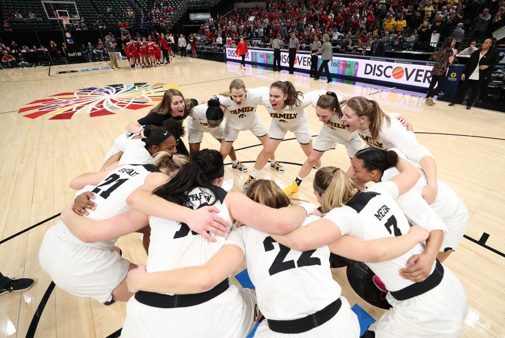 The Iowa Hawkeyes against the Indiana Hoosiers in the quarterfinals of the Big Ten Tournament Friday, March 8, 2019 at Bankers Life Fieldhouse in Indianapolis, Ind. (Brian Ray/hawkeyesports.com)