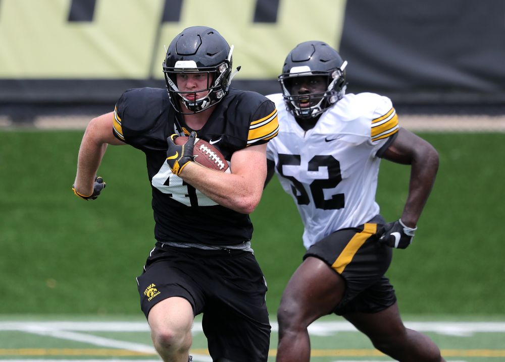 Iowa Hawkeyes tight end Shaun Beyer (42) during the third practice of fall camp Sunday, August 5, 2018 at the Kenyon Football Practice Facility. (Brian Ray/hawkeyesports.com)