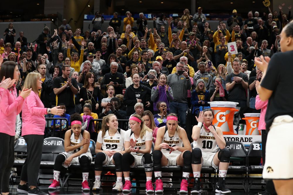 Fans cheer on the Iowa Hawkeyes against the Rutgers Scarlet Knights in the semi-finals of the Big Ten Tournament Saturday, March 9, 2019 at Bankers Life Fieldhouse in Indianapolis, Ind. (Brian Ray/hawkeyesports.com)