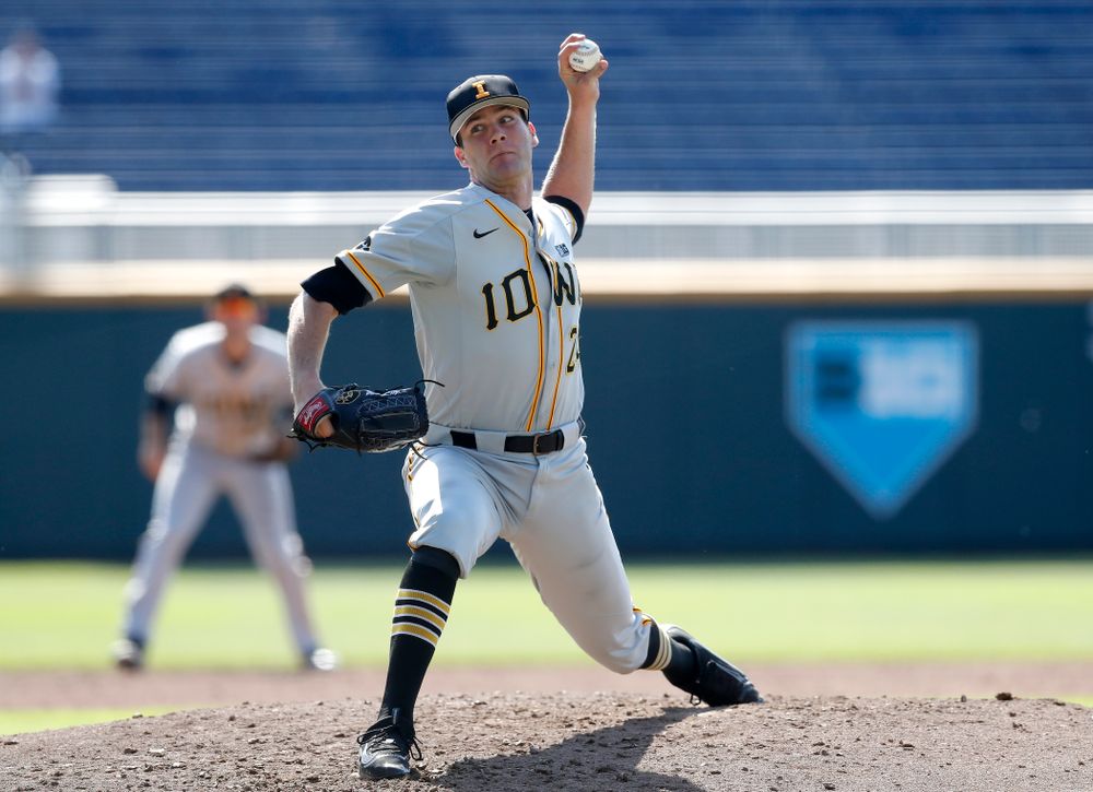 Iowa Hawkeyes pitcher Nick Allgeyer (24) against the Michigan Wolverines in the first round of the Big Ten Baseball Tournament  Wednesday, May 23, 2018 at TD Ameritrade Park in Omaha, Neb. (Brian Ray/hawkeyesports.com) 