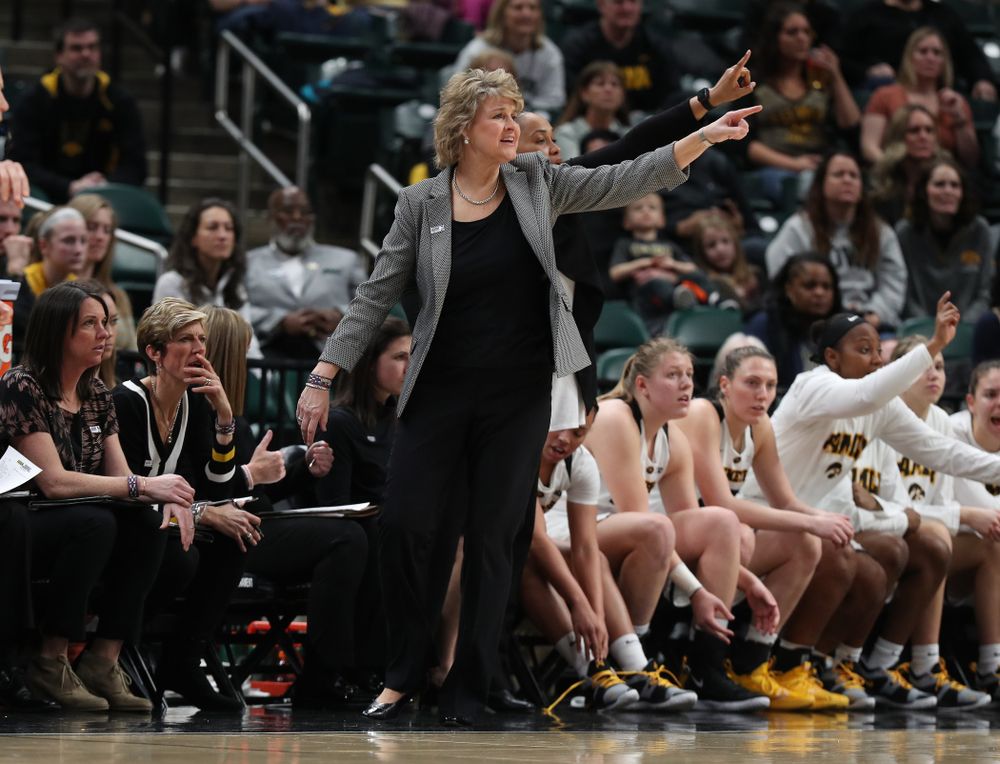 Iowa Hawkeyes head coach Lisa Bluder against the Indiana Hoosiers in the quarterfinals of the Big Ten Tournament Friday, March 8, 2019 at Bankers Life Fieldhouse in Indianapolis, Ind. (Brian Ray/hawkeyesports.com)