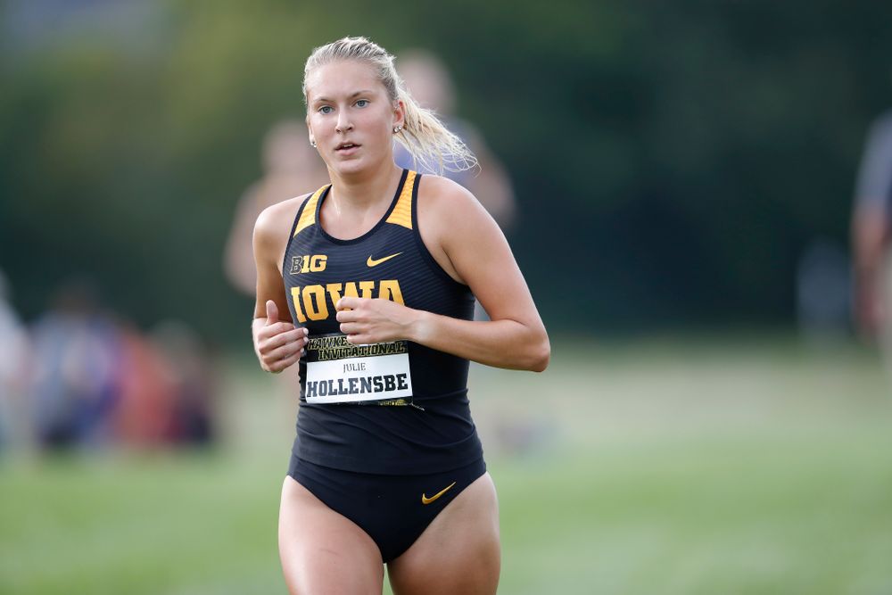 Julie Hollensbe during the Hawkeye Invitational Friday, August 31, 2018 at the Ashton Cross Country Course.  (Brian Ray/hawkeyesports.com)