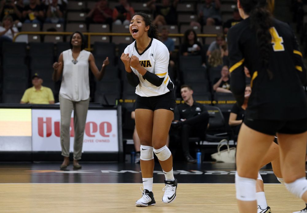 Iowa Hawkeyes setter Brie Orr (7) against Lipscomb Friday, September 20, 2019 at Carver-Hawkeye Arena. (Brian Ray/hawkeyesports.com)