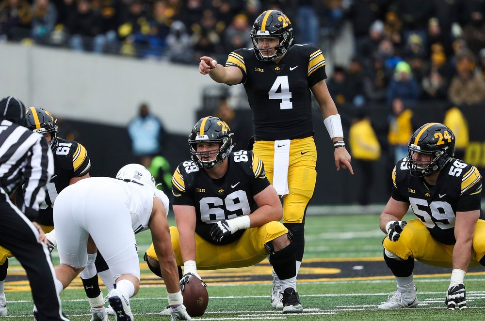 Iowa Hawkeyes quarterback Nate Stanley (4) calls out signals before the snap during a game against Northwestern at Kinnick Stadium on November 10, 2018. (Tork Mason/hawkeyesports.com)