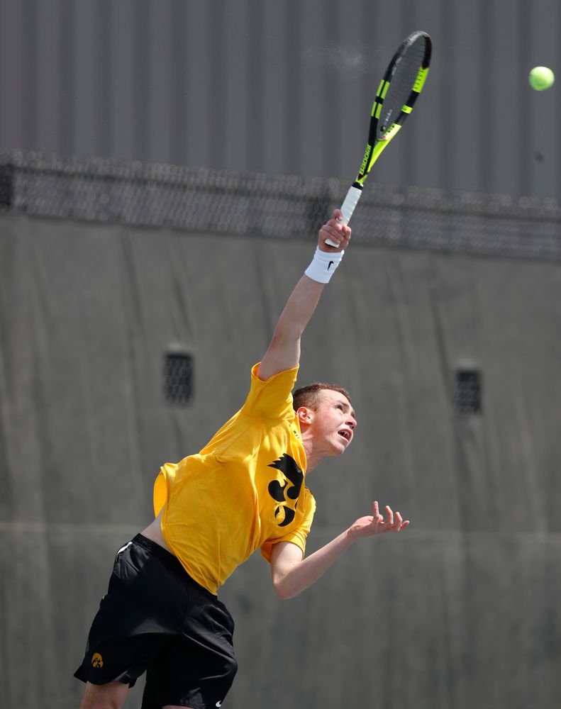 Kareem Allaf against Northwestern in the first round of the 2018 Big Ten Men's Tennis Tournament Thursday, April 26, 2018 at the Hawkeye Tennis and Recreation Complex. (Brian Ray/hawkeyesports.com)