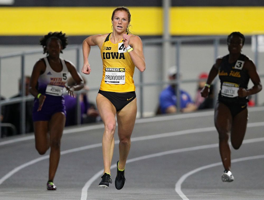 Iowa’s Mariel Bruxvoort runs the women’s 200 meter dash event during the Hawkeye Invitational at the Recreation Building in Iowa City on Saturday, January 11, 2020. (Stephen Mally/hawkeyesports.com)
