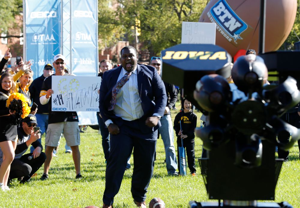 Spice Adams catches passes fro the  Monarch Seeker robotic quarterback as the  BTN Tailgate does a live show Saturday, September 22, 2018 at Hubbard Park on the University of Iowa Campus. (Brian Ray/hawkeyesports.com)