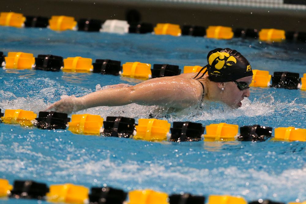 Iowa’s Amy Lenderink during Iowa swim and dive vs Minnesota on Saturday, October 26, 2019 at the Campus Wellness and Recreation Center. (Lily Smith/hawkeyesports.com)