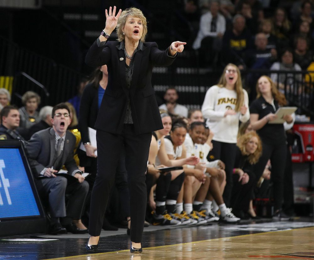 Iowa Hawkeyes head coach Lisa Bluder signals her team during the second quarter of their second round game in the 2019 NCAA Women's Basketball Tournament at Carver Hawkeye Arena in Iowa City on Sunday, Mar. 24, 2019. (Stephen Mally for hawkeyesports.com)