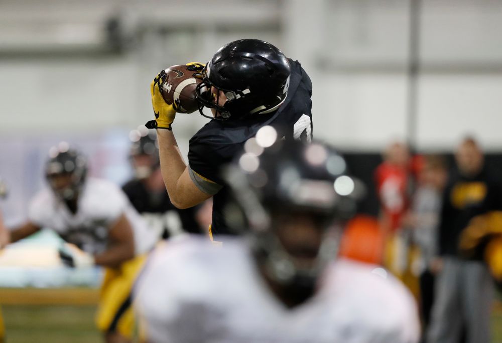 Iowa Hawkeyes tight end Shaun Beyer (42) during spring practice No. 13 Wednesday, April 18, 2018 at the Hansen Football Performance Center. (Brian Ray/hawkeyesports.com)
