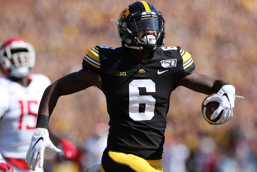 Iowa Hawkeyes wide receiver Ihmir Smith-Marsette (6) scores a touchdown against the Rutgers Scarlet Knights Saturday, September 7, 2019 at Kinnick Stadium. (Brian Ray/hawkeyesports.com)