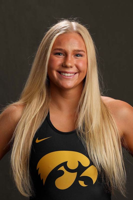 Ella Schmit - Women's Wrestling - University of Iowa Athletics
