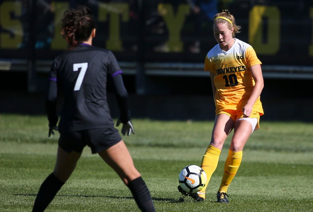 Iowa Hawkeyes midfielder Natalie Winters (10) passes the ball during a game against Northwestern at the Iowa Soccer Complex on October 21, 2018. (Tork Mason/hawkeyesports.com)