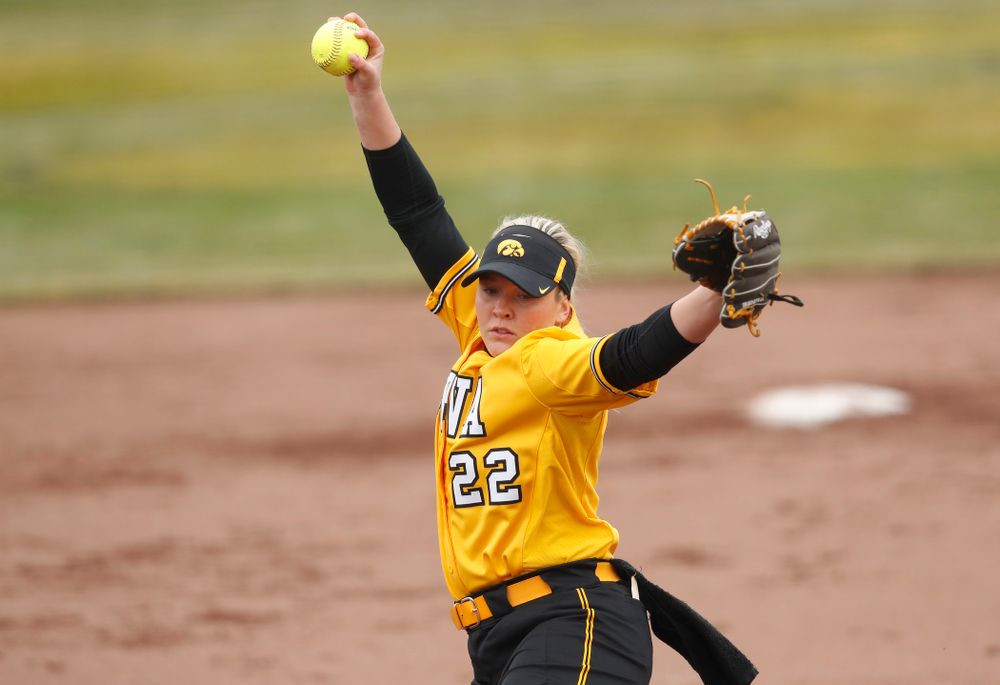 Iowa Hawkeyes starting pitcher/relief pitcher Kenzie Ihle (22) against UW Green Bay Tuesday, March 27, 2018 at Bob Pearl Field. (Brian Ray/hawkeyesports.com)