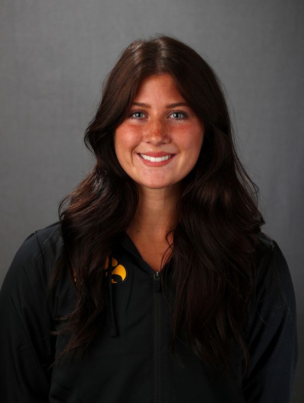 Zoe Pawloski - Women's Swim &amp; Dive - University of Iowa Athletics