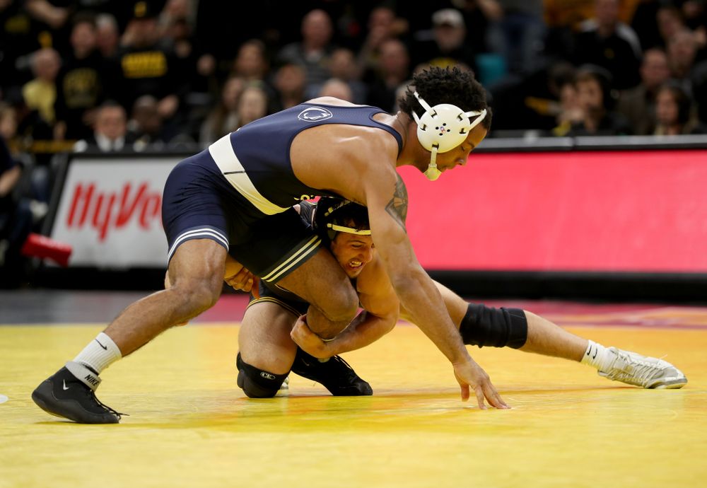 Iowa’s Michael Kemerer wrestles Penn State’s Mark Hall at 174 pounds Friday, January 31, 2020 at Carver-Hawkeye Arena. Kemerer won the match 11-6. (Brian Ray/hawkeyesports.com)