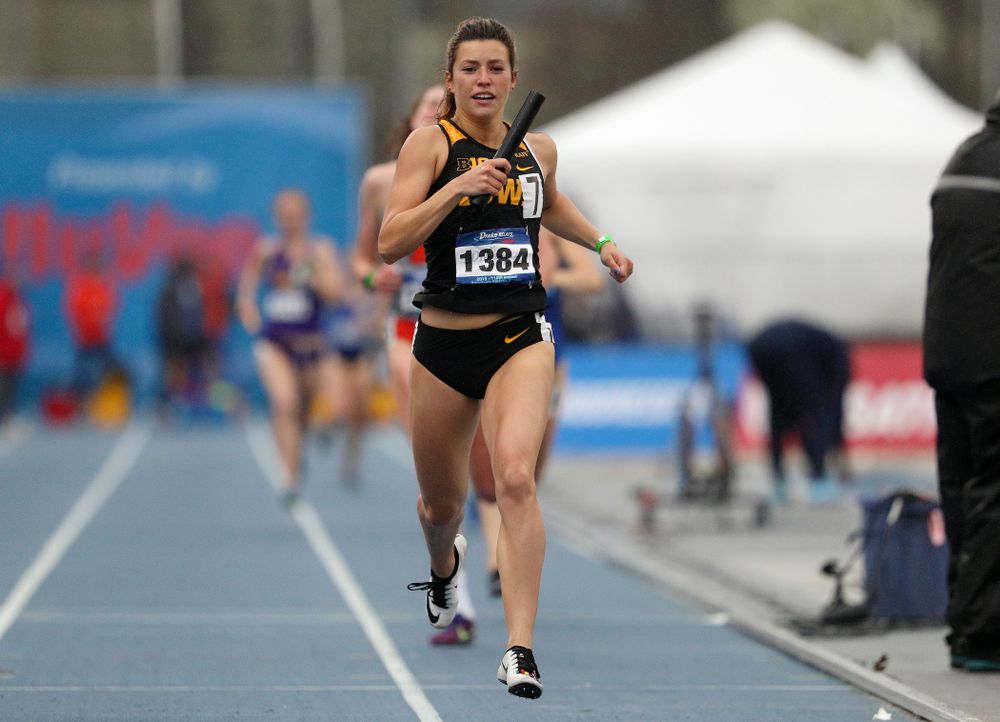 Iowa's Taylor Arco runs the women's sprint medley relay event during the third day of the Drake Relays at Drake Stadium in Des Moines on Saturday, Apr. 27, 2019. (Stephen Mally/hawkeyesports.com)