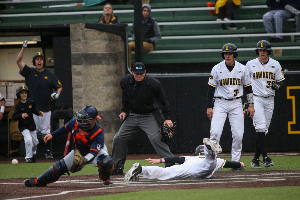 Iowa outfielder Ben Norman (9) at game 1 vs Illinois on Friday, March 29, 2019 at Duane Banks Field. (Lily Smith/hawkeyesports.com)
