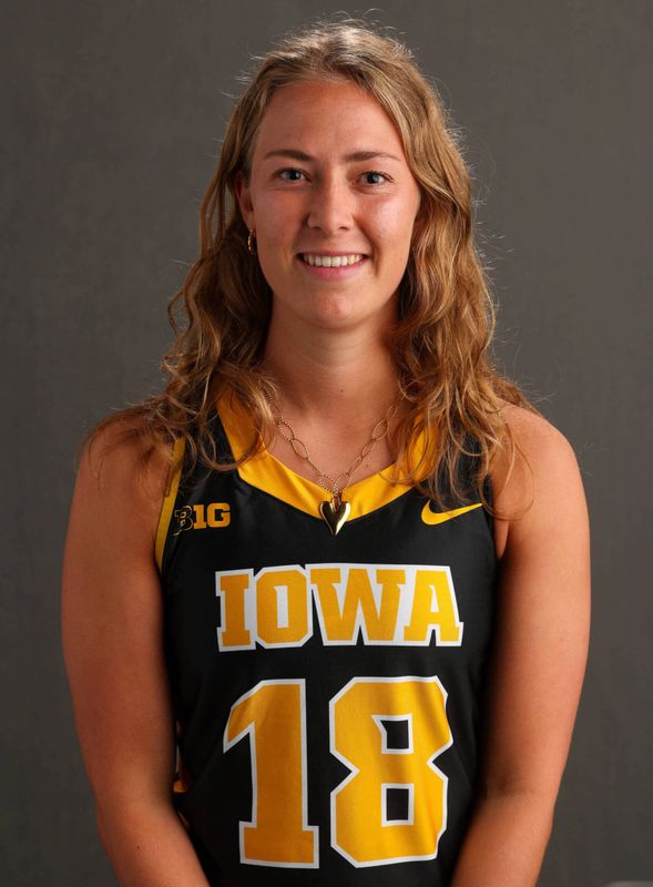 Lieve Schalk - Field Hockey - University of Iowa Athletics