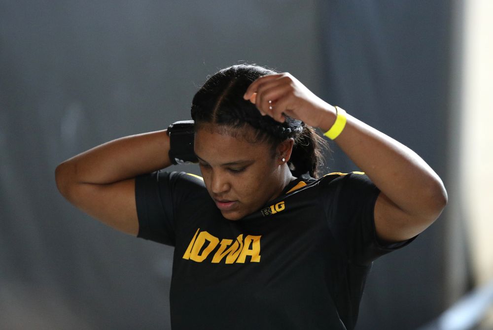 Iowa's Nia Britt competes in the Shot Put during the Black and Gold Premier meet Saturday, January 26, 2019 at the Recreation Building. (Brian Ray/hawkeyesports.com)