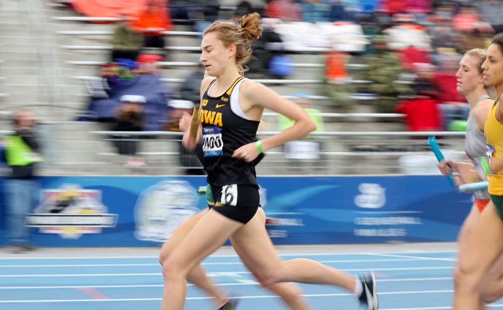 Iowa's Grace McCabe runs the women's distance medley relay event during the third day of the Drake Relays at Drake Stadium in Des Moines on Saturday, Apr. 27, 2019. (Stephen Mally/hawkeyesports.com)