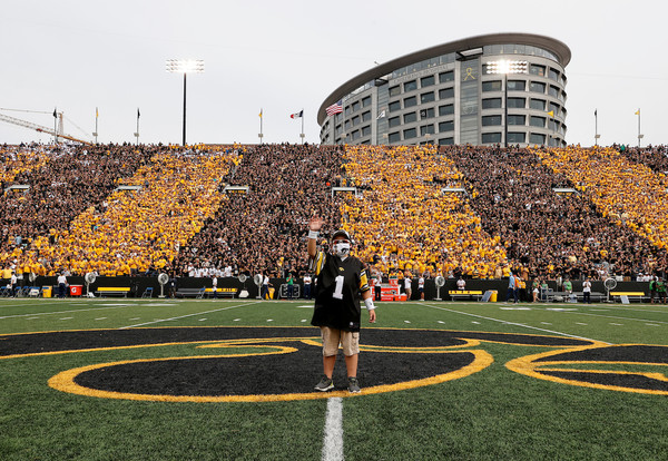 The Hawkeye Wave – University of Iowa Athletics