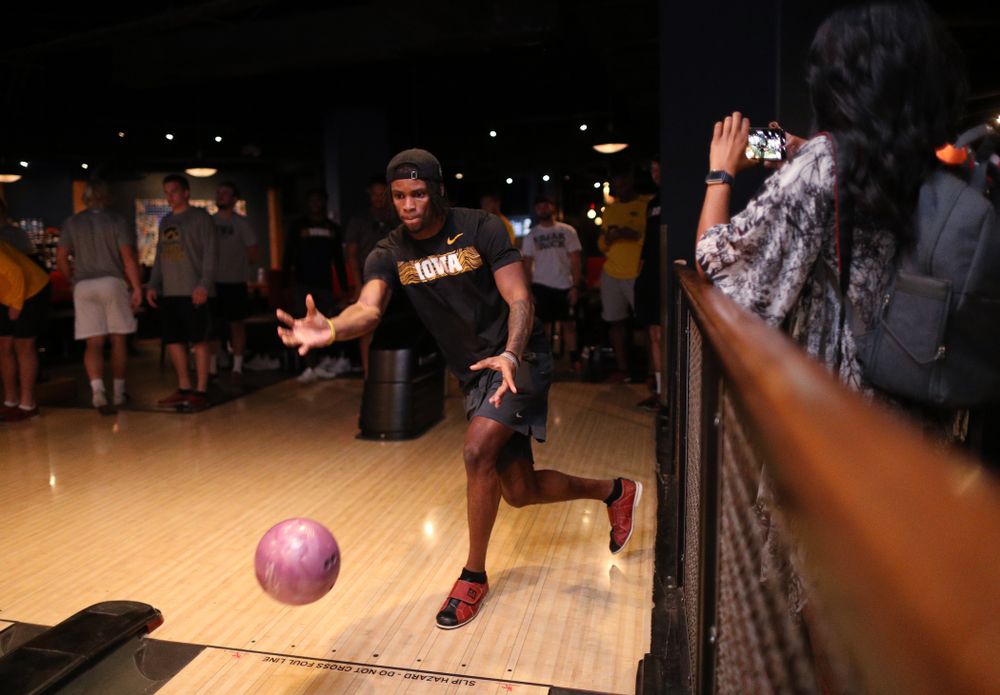Iowa Hawkeyes wide receiver Ihmir Smith-Marsette (6) during the Players' Night at Splitsville Friday, December 28, 2018 in the Sparkman Wharf area of Tampa, FL.(Brian Ray/hawkeyesports.com)