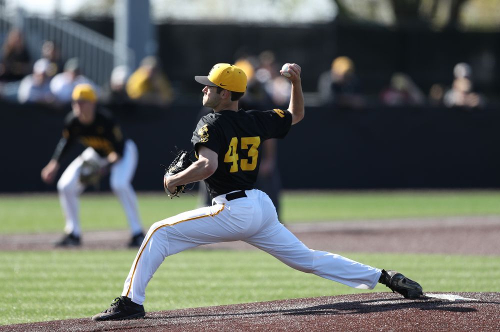 Iowa Hawkeyes Grant Leonard (43) delivers the ball to the plate during game two against UC Irvine Saturday, May 4, 2019 at Duane Banks Field. (Brian Ray/hawkeyesports.com)