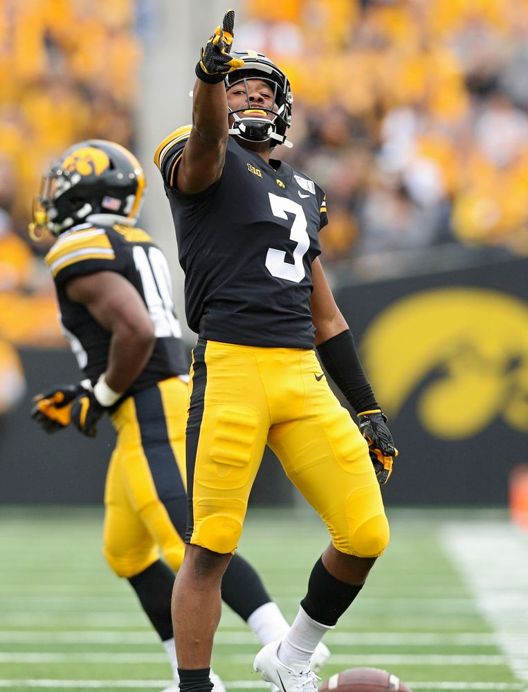 Iowa Hawkeyes wide receiver Tyrone Tracy Jr. (3) signals first down after pulling in a pass during the first quarter of their game at Kinnick Stadium in Iowa City on Saturday, Sep 28, 2019. (Stephen Mally/hawkeyesports.com)