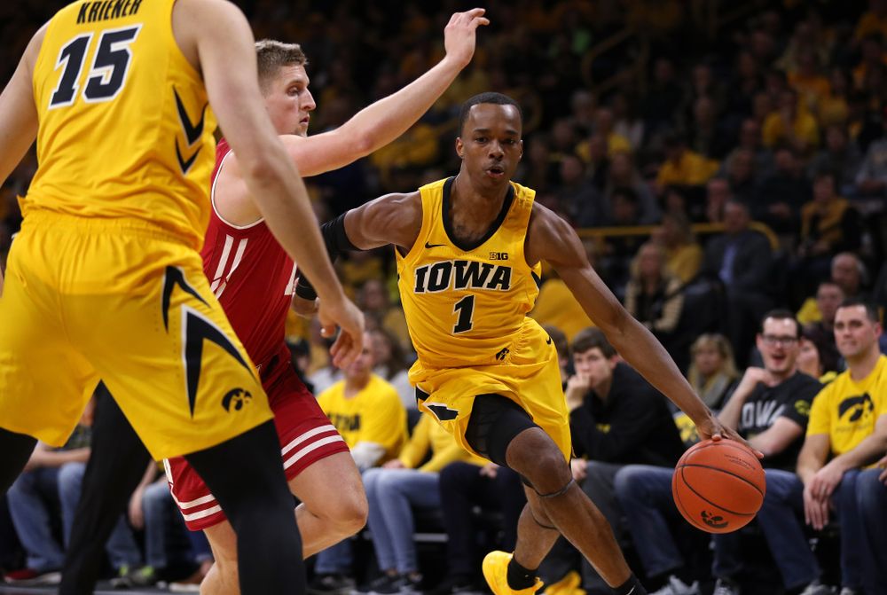 against the Wisconsin Badgers Friday, November 30, 2018 at Carver-Hawkeye Arena. (Brian Ray/hawkeyesports.com)