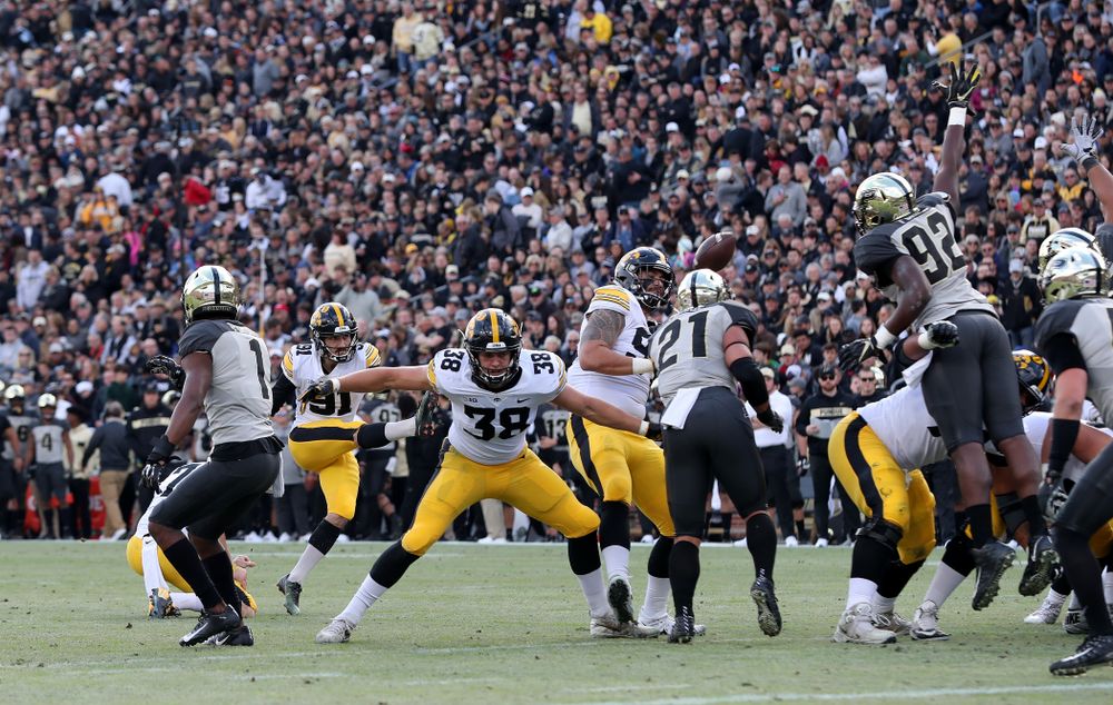 Iowa Hawkeyes place kicker Miguel Recinos (91) against the Purdue Boilermakers Saturday, November 3, 2018 Ross Ade Stadium in West Lafayette, Ind. (Brian Ray/hawkeyesports.com)