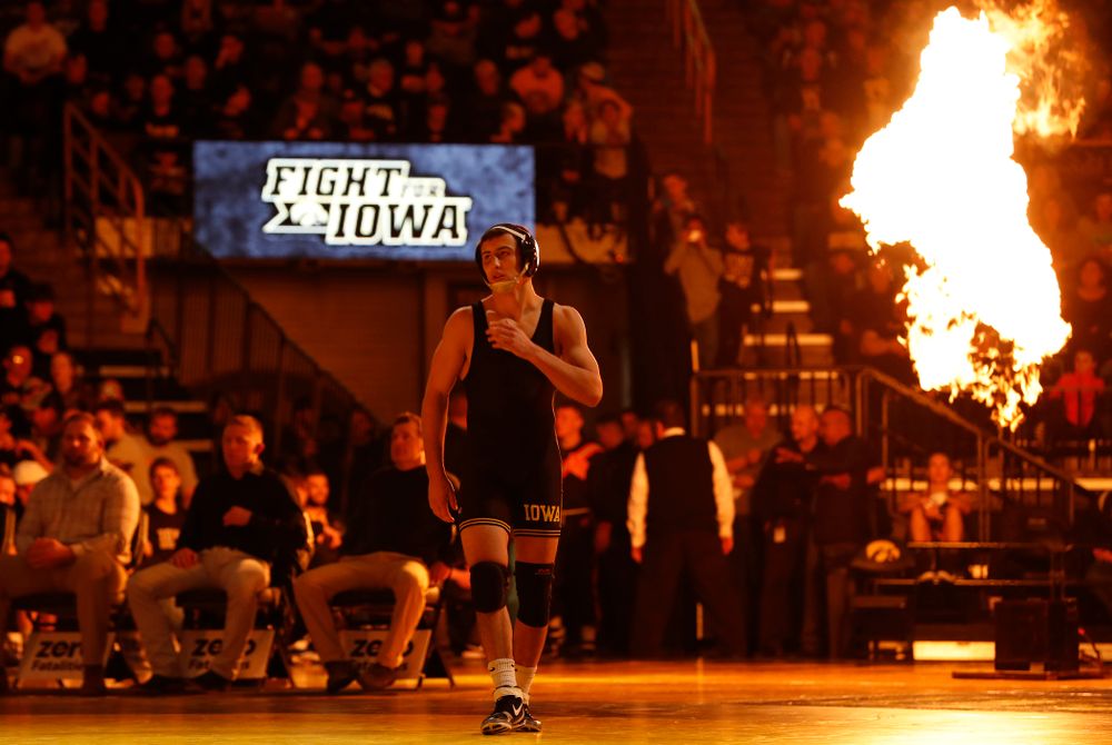 Iowa's Michael Kemerer Wrestles Oklahoma State's Jonce Blaylock at 157 pounds 