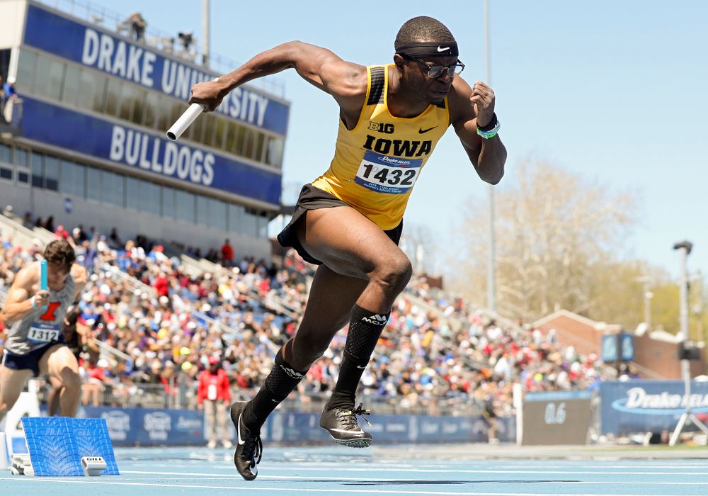 Iowa's Jaylan McConico runs in the men's 400 meter relay event during the second day of the Drake Relays at Drake Stadium in Des Moines on Friday, Apr. 26, 2019. (Stephen Mally/hawkeyesports.com)